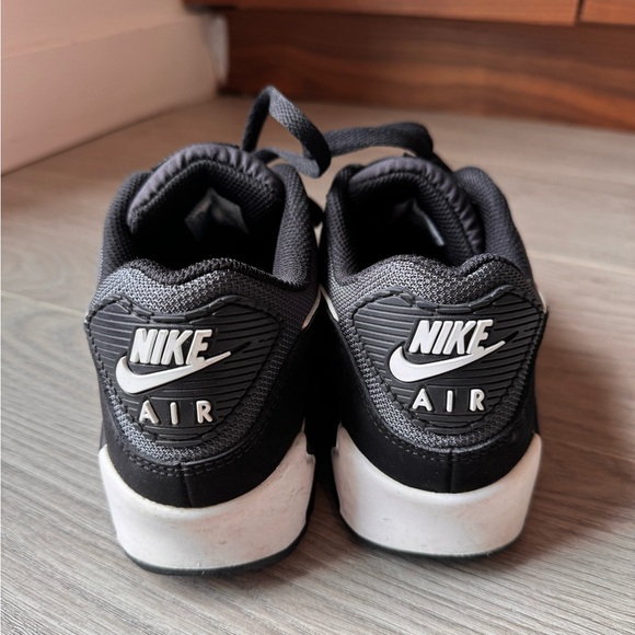 Nike Air Max Sneakers - Size US 8.5 - Picture 5 of 5